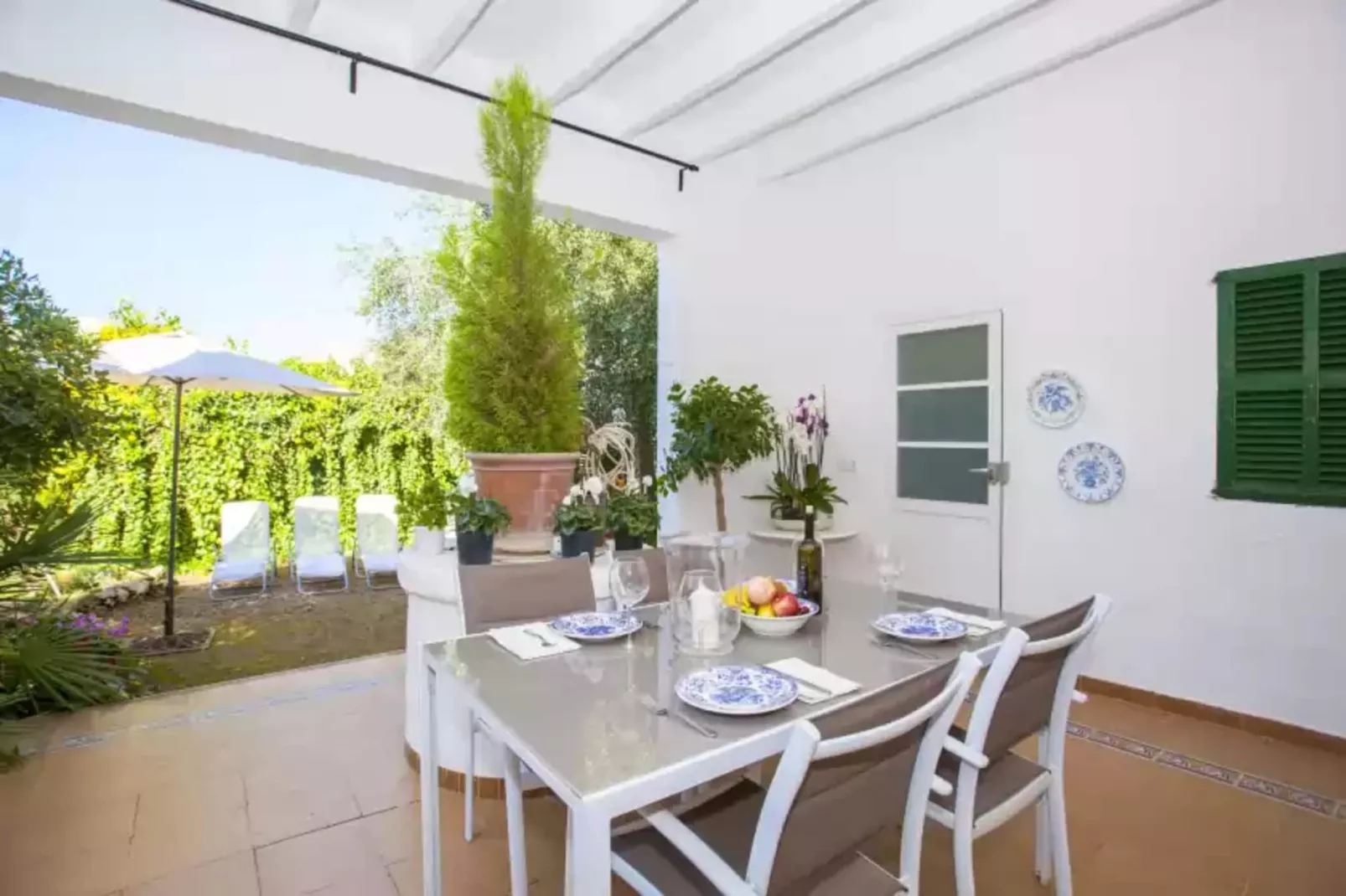 Tres Pins-Terrace balcony