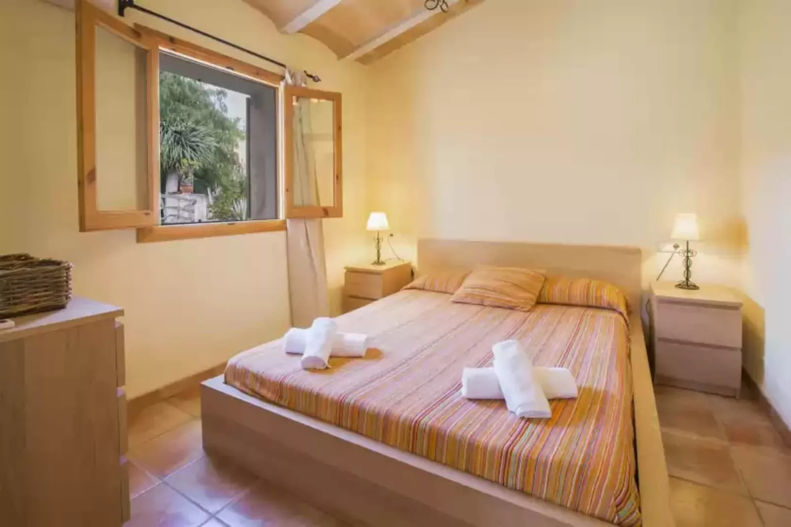 Can Fus-Bedroom
