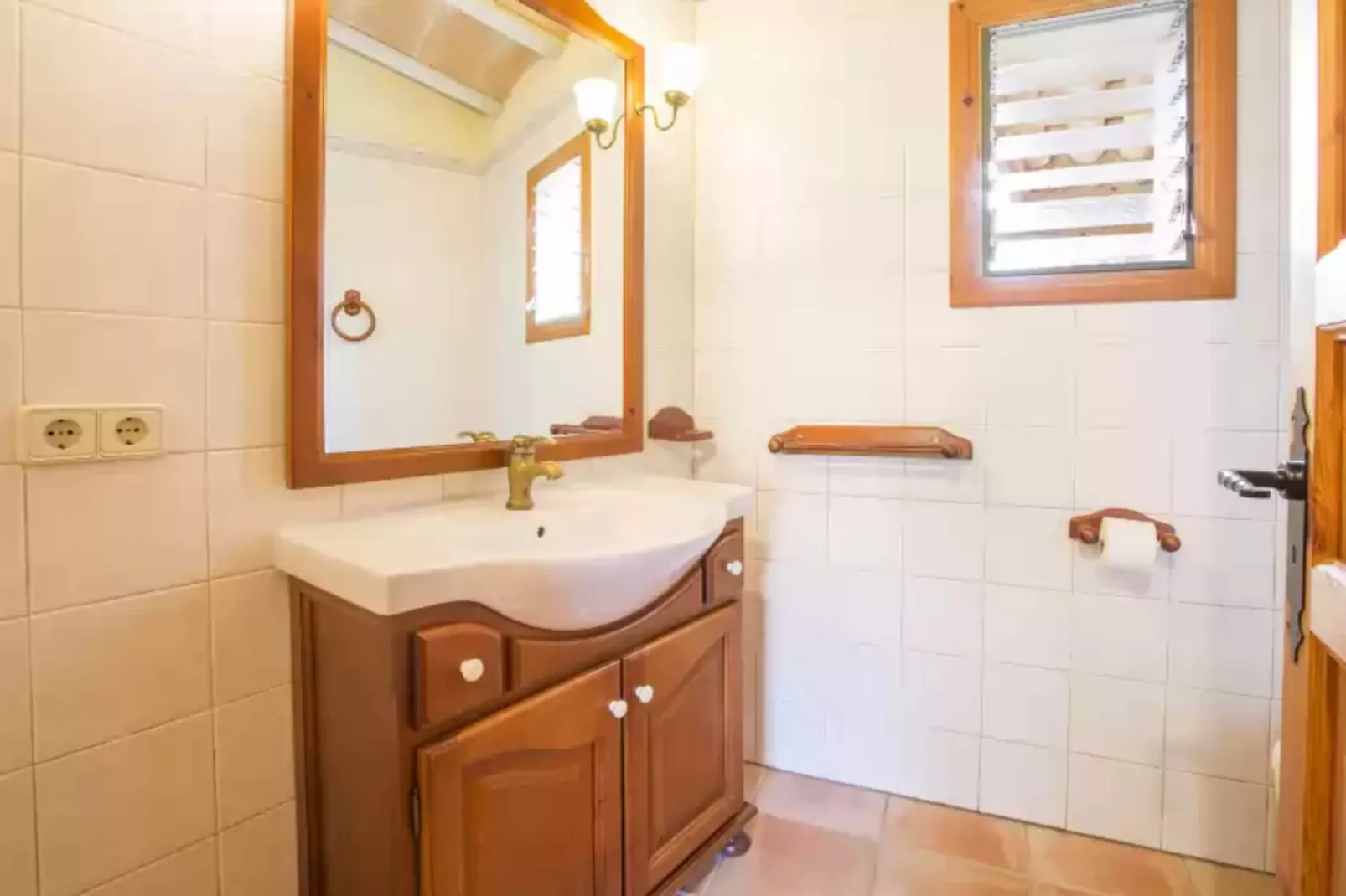 Can Fus-Bathroom
