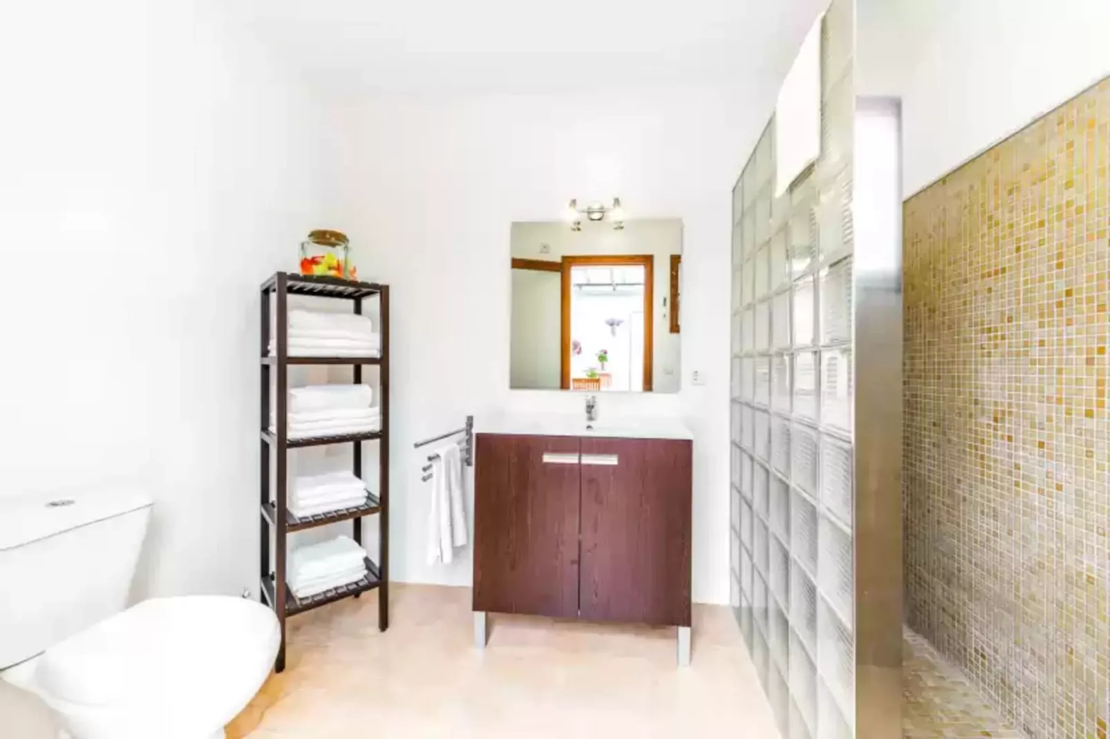 Pegaso-Bathroom