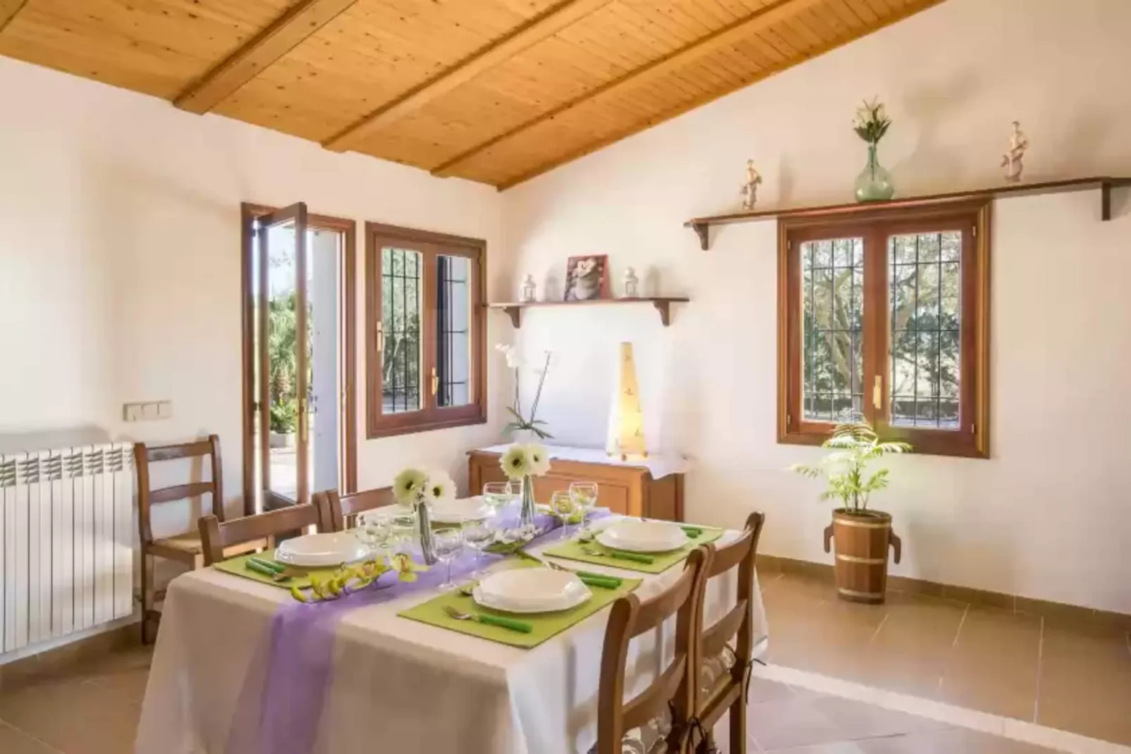Shostalet-Dining room