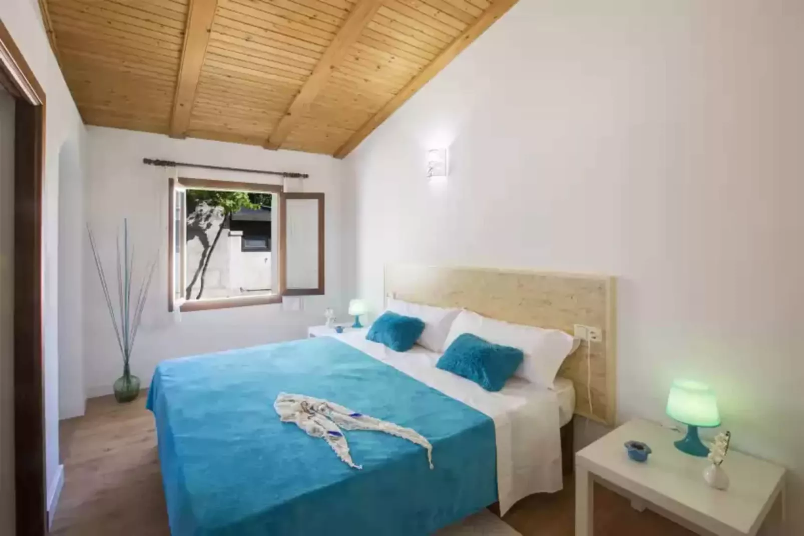 Shostalet-Bedroom