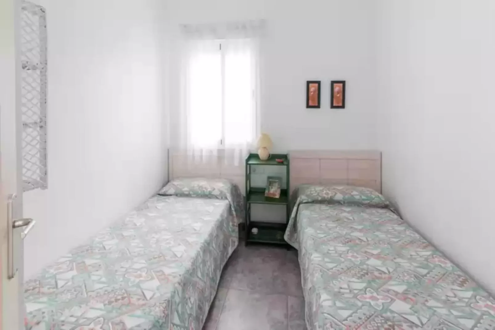 Oreneta-Bedroom