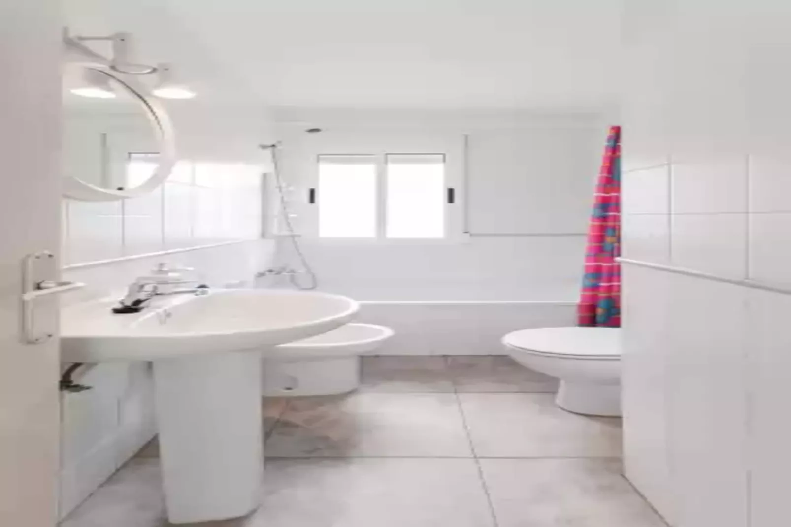 Oreneta-Bathroom