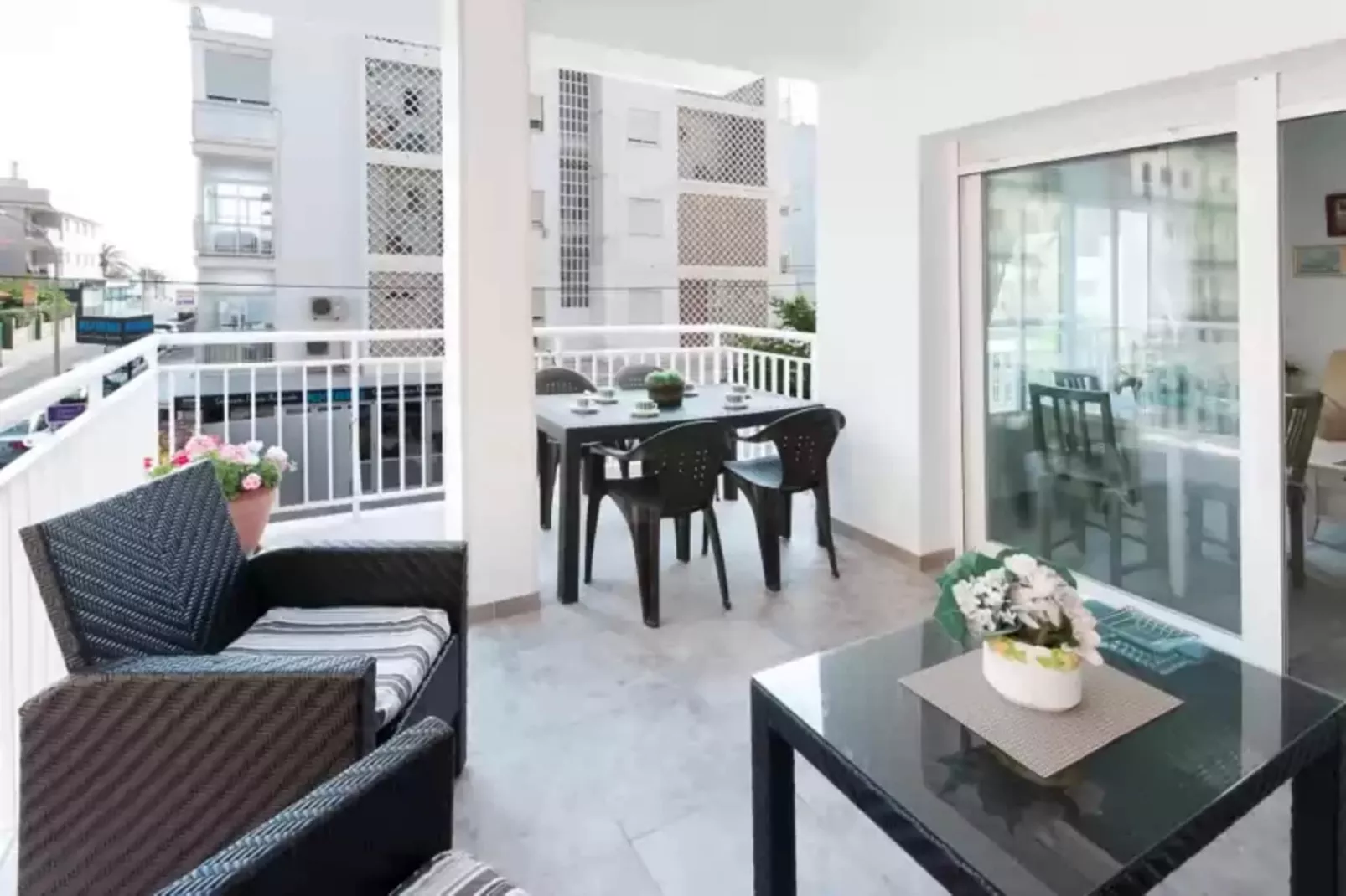Oreneta-Terrace balcony