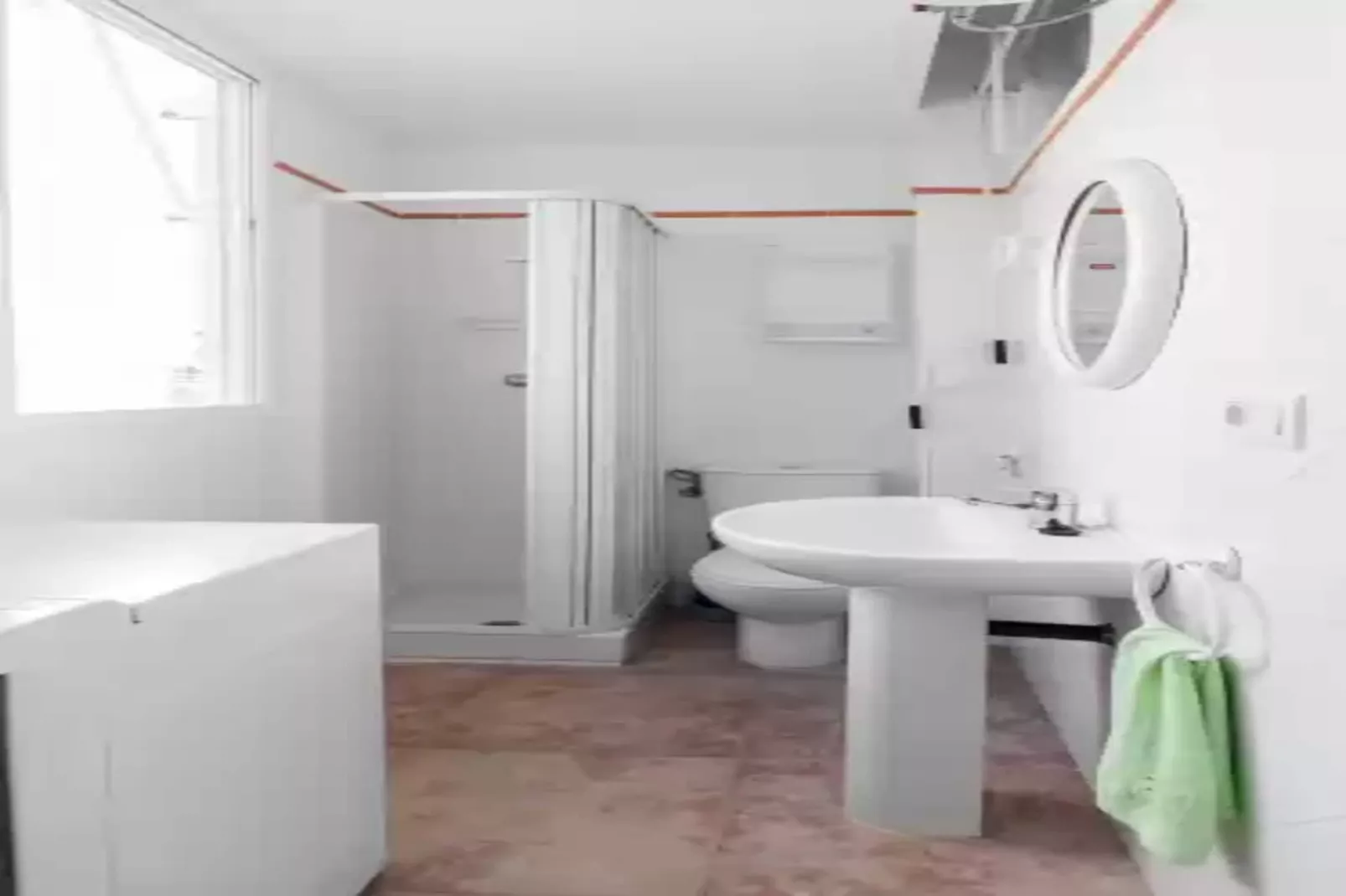 Tallarol-Bathroom