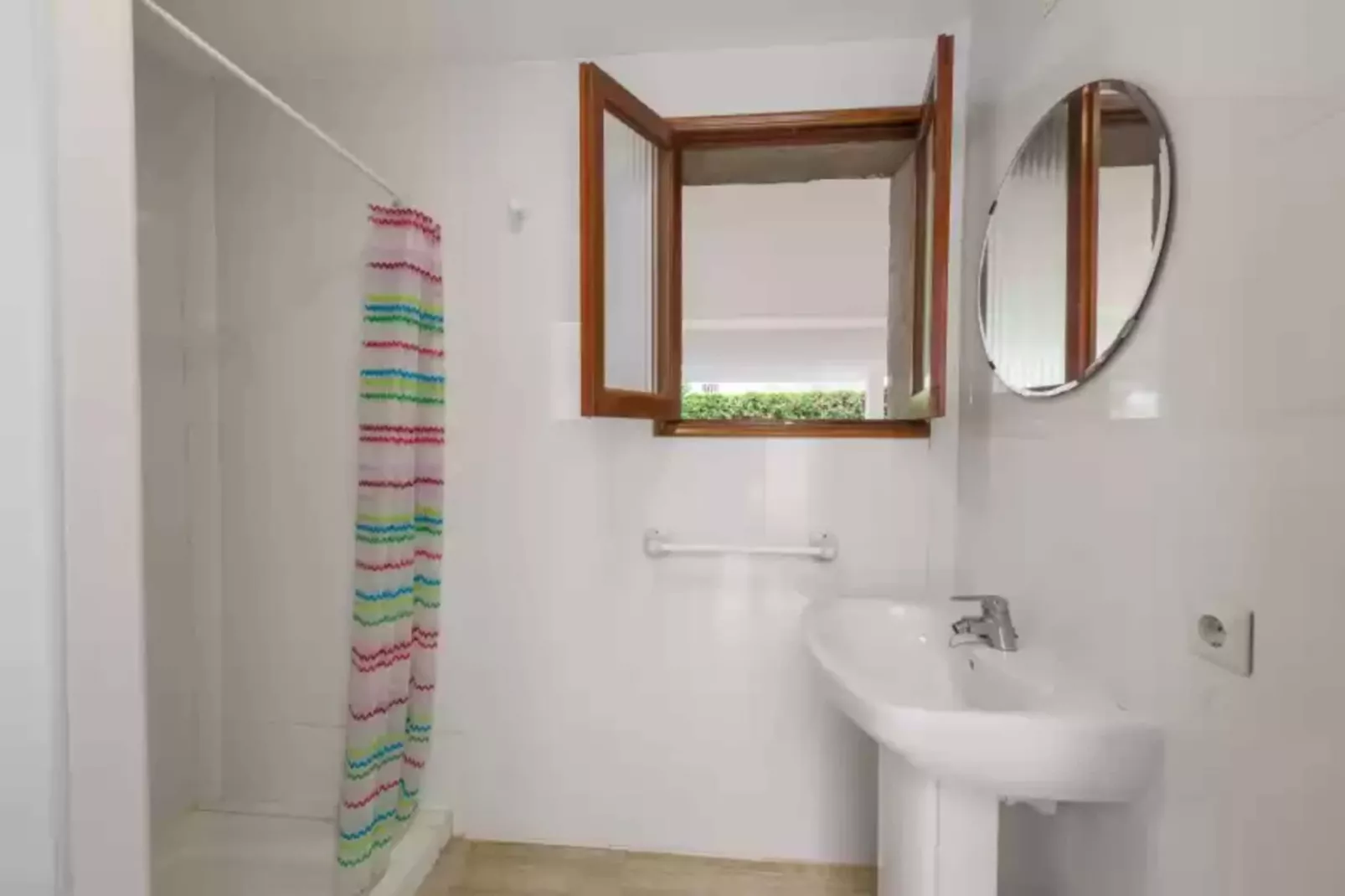 Elianto-Bathroom