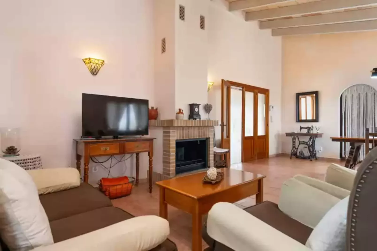 Son Rossinyol-Living room