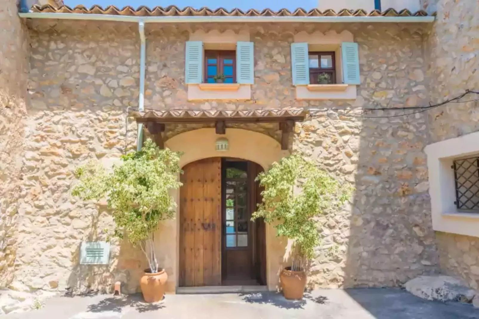 Es Raco-Exterior summer