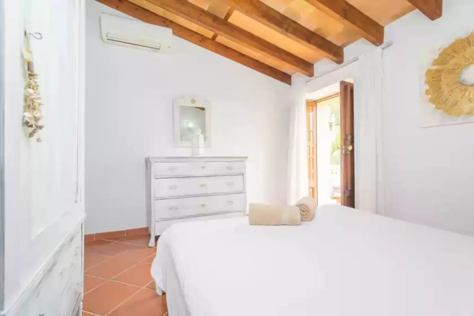 Es Raco-Bedroom