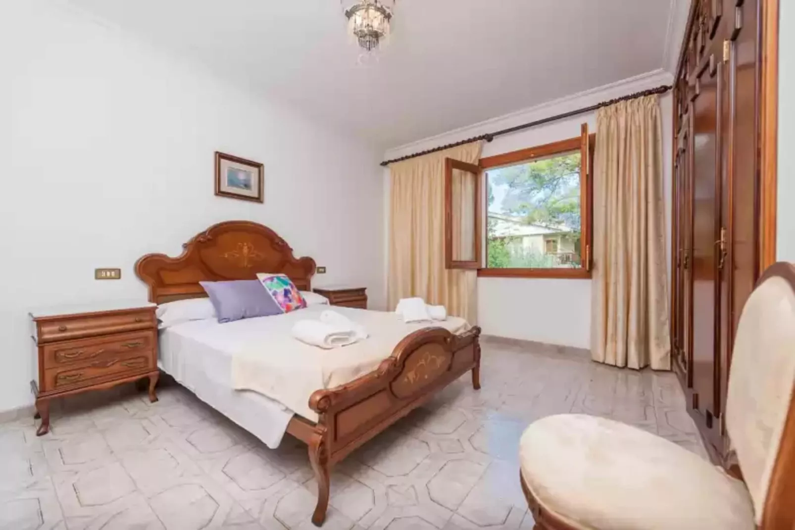 Villa Vallespir-Schlafzimmer