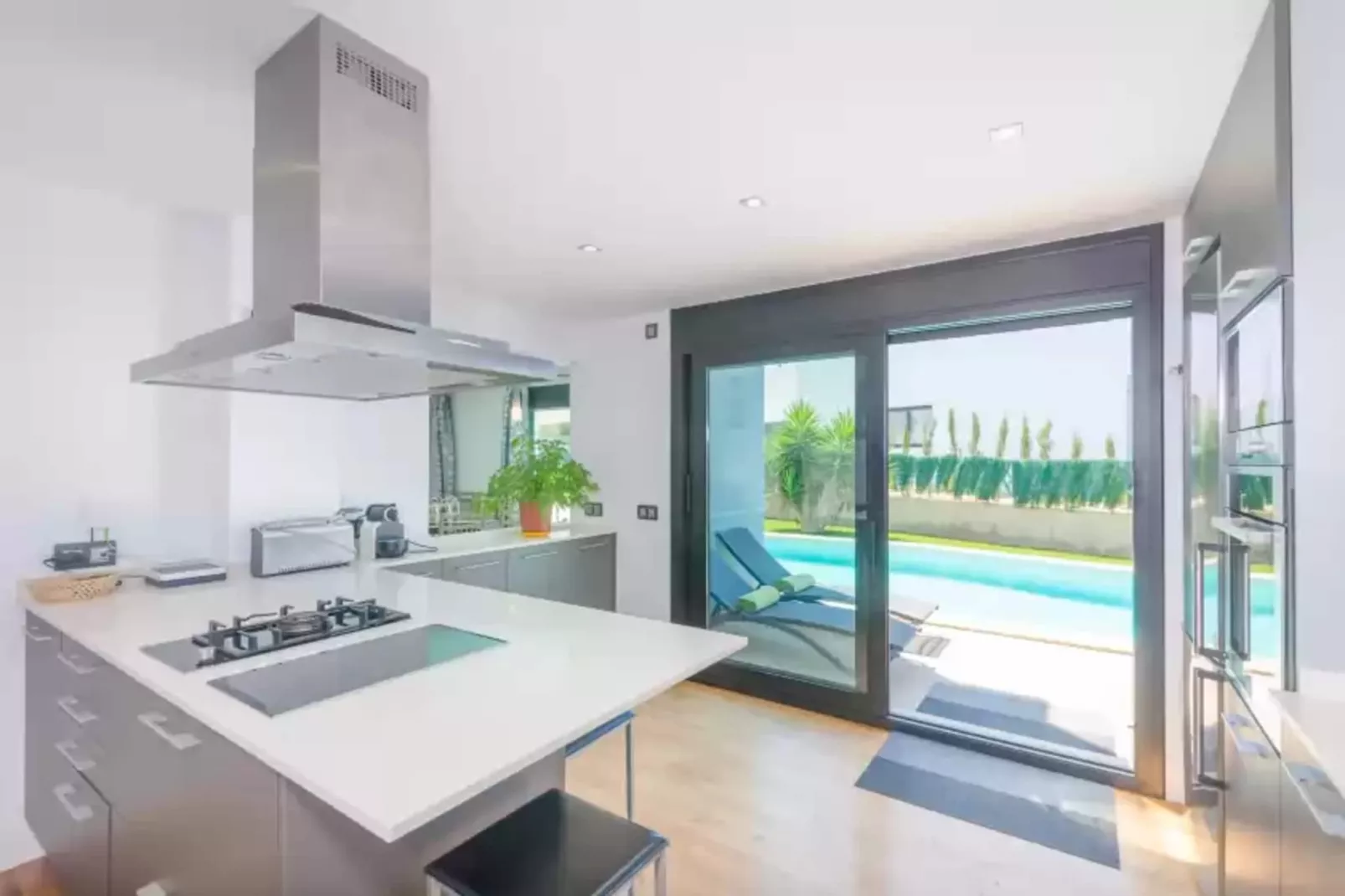 La Primera-Kitchen