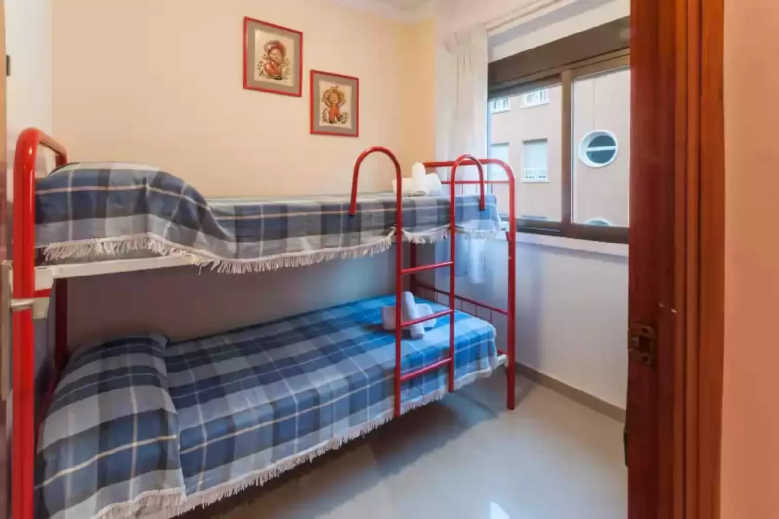Sirena-Bedroom