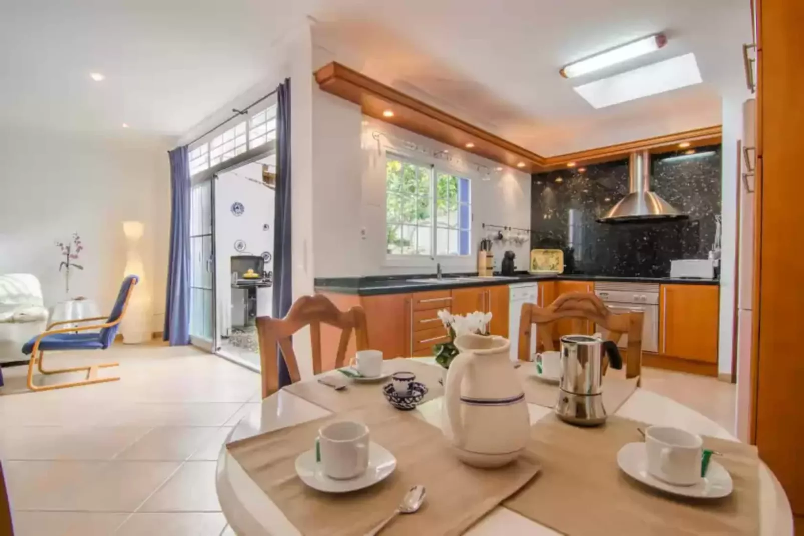 Na Llebrona-Dining room