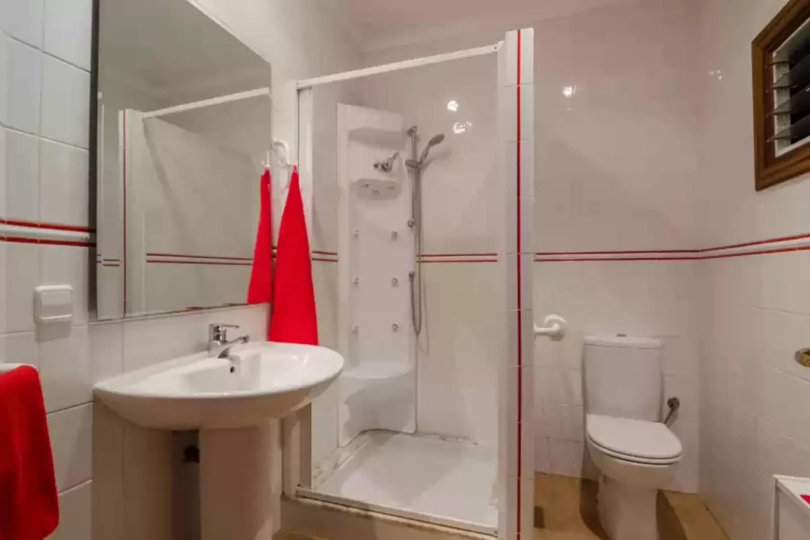 Na Llebrona-Bathroom