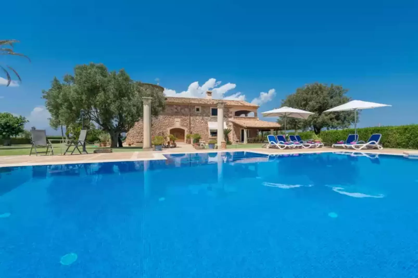 Can Colis-Pool