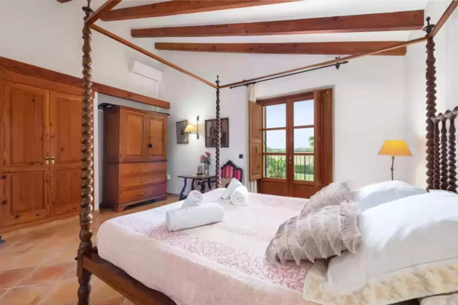 Can Colis-Bedroom