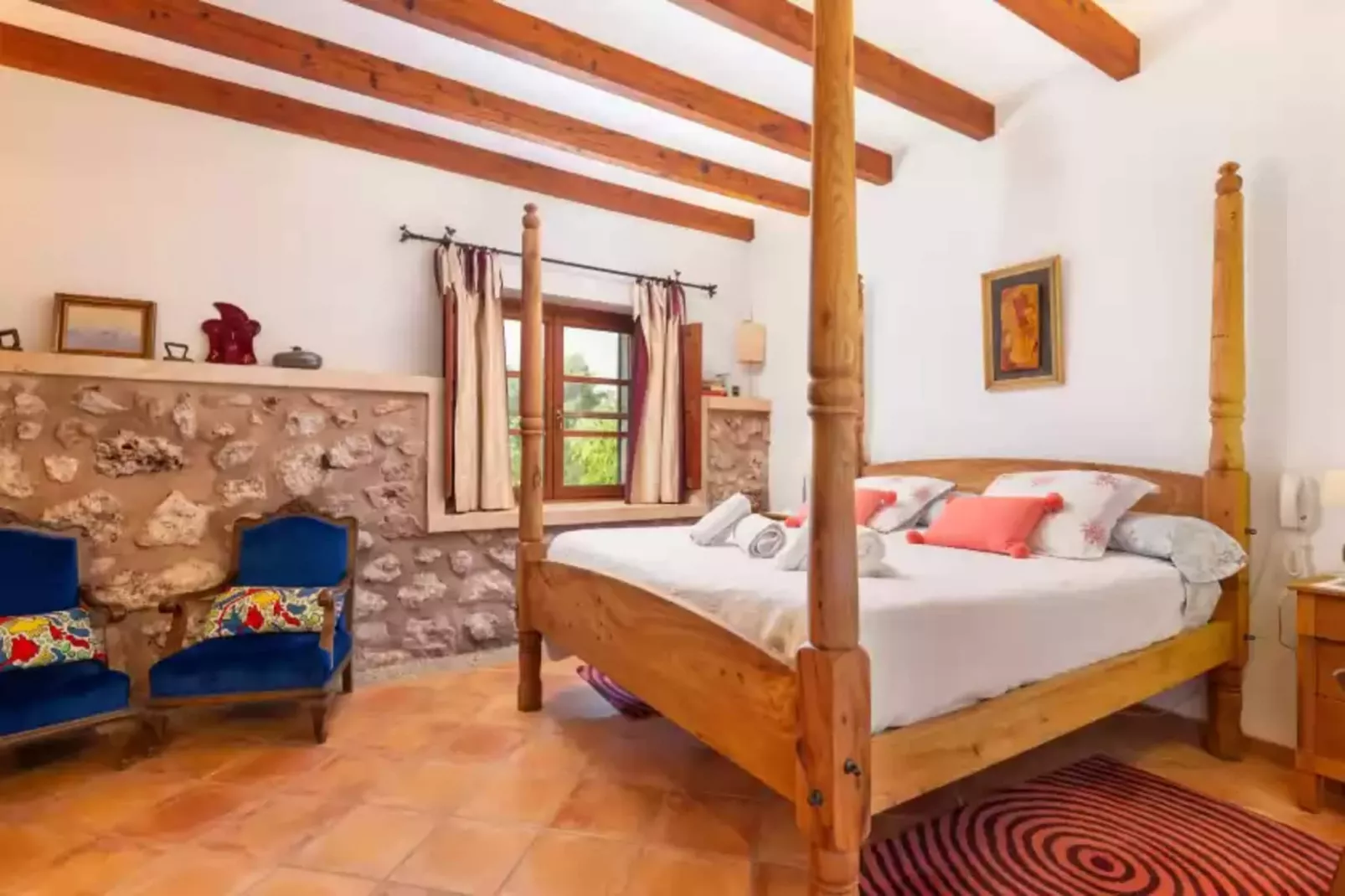 Can Colis-Bedroom