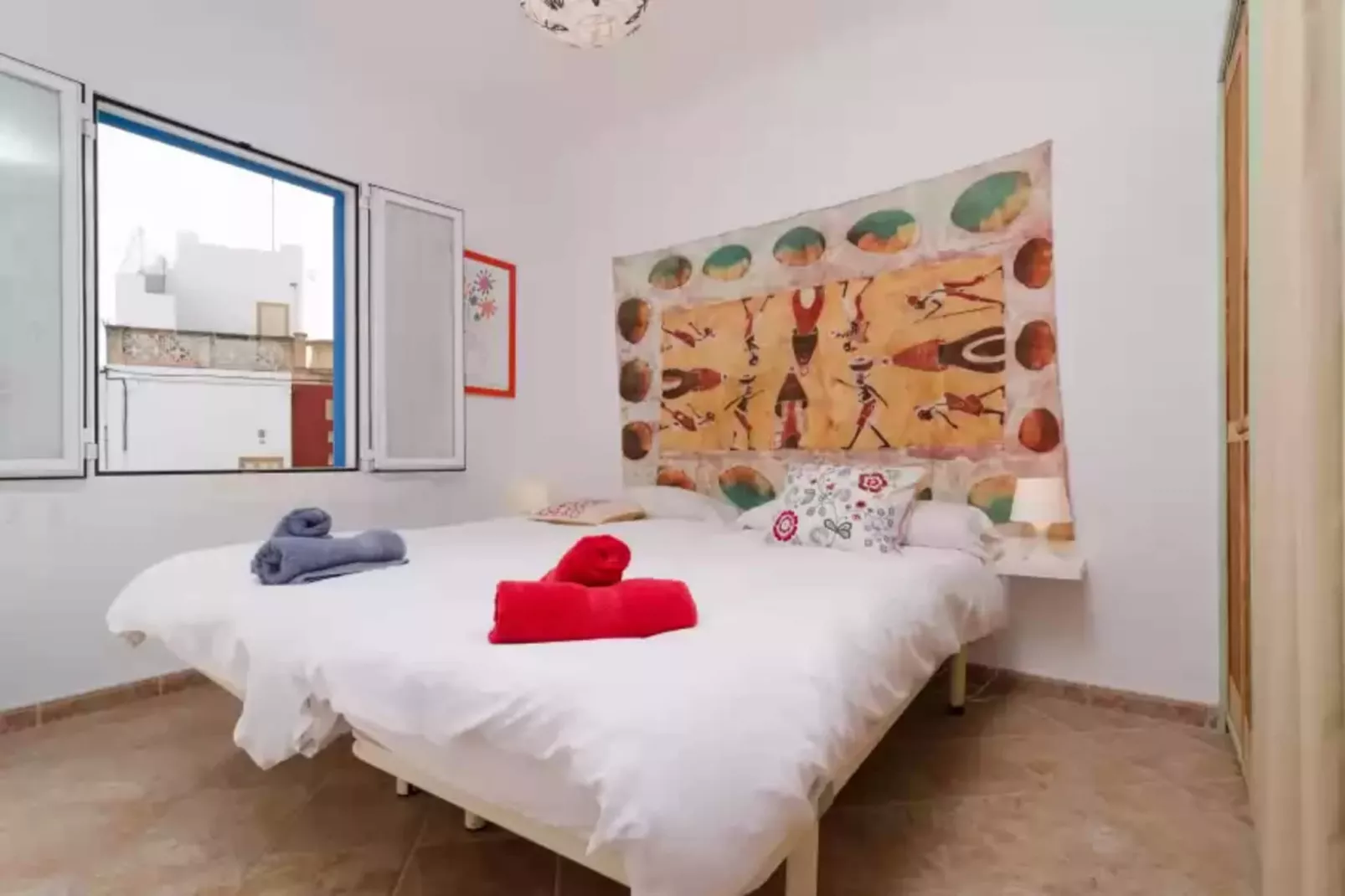 Cas Faroler-Bedroom