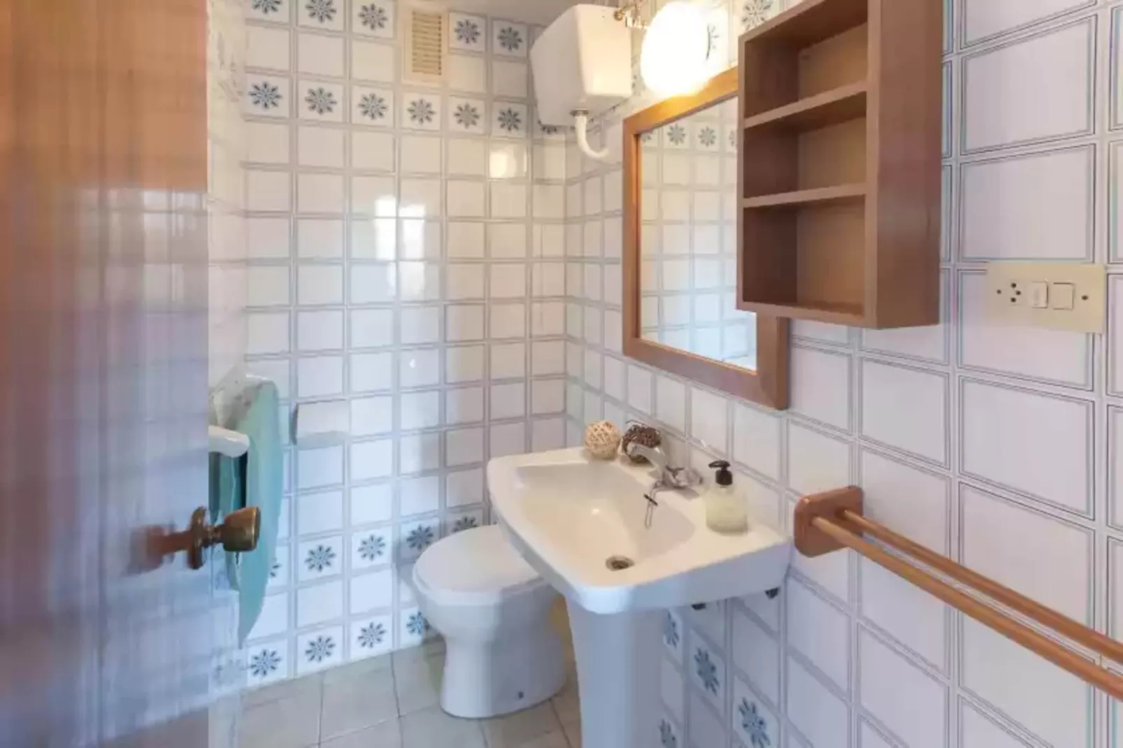 Rosmeri-Bathroom