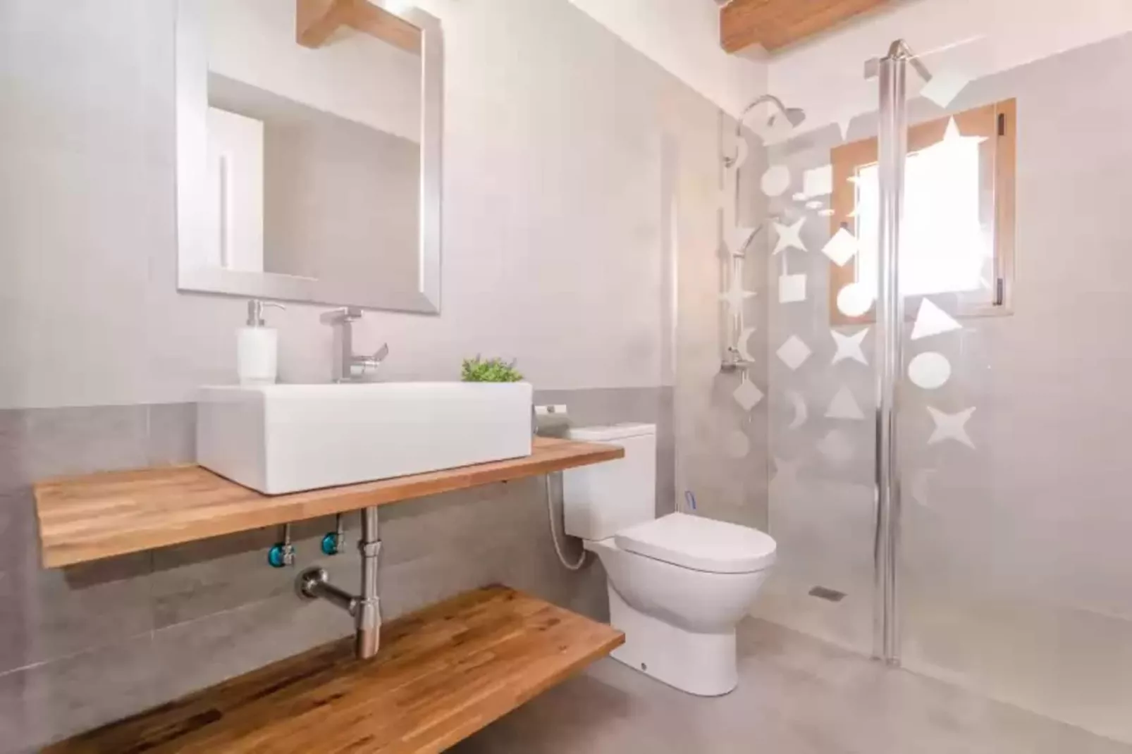 Can Xesquet (pleta Morell)-Bathroom