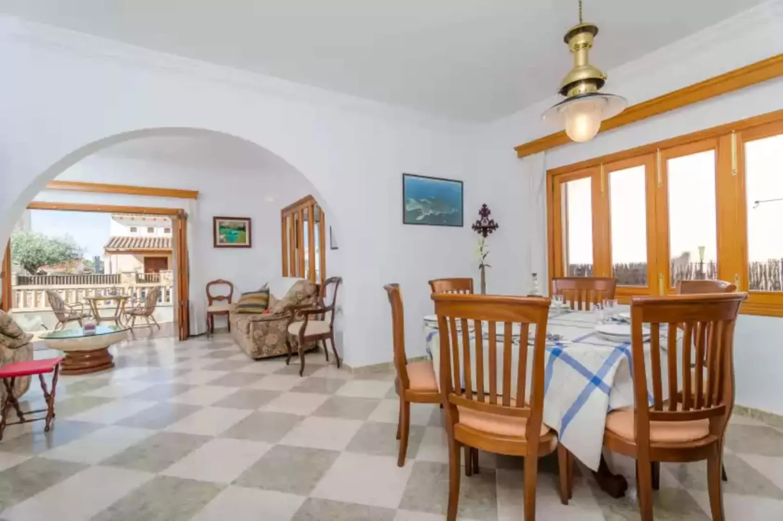 Es Port-Dining room