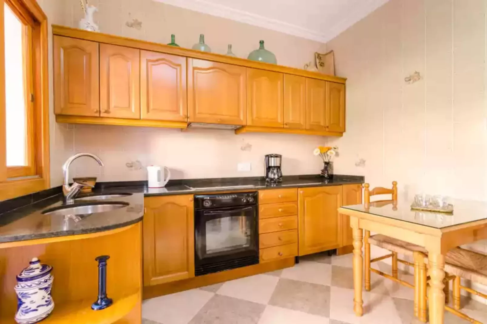 Es Port-Kitchen