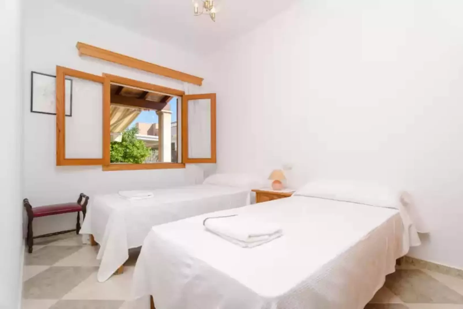 Es Port-Bedroom