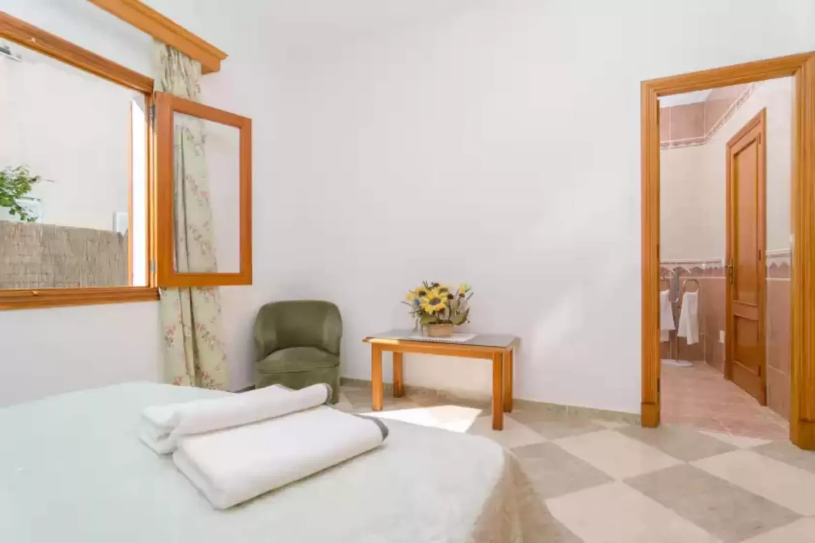 Es Port-Bedroom