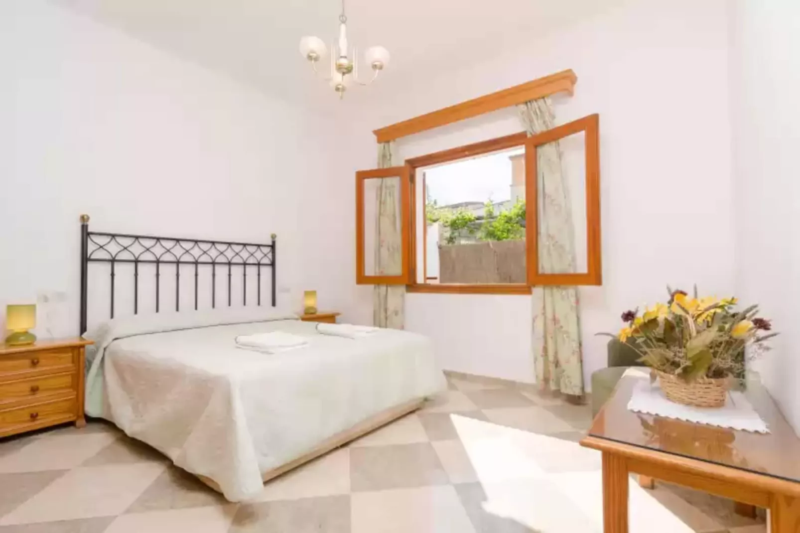 Es Port-Bedroom