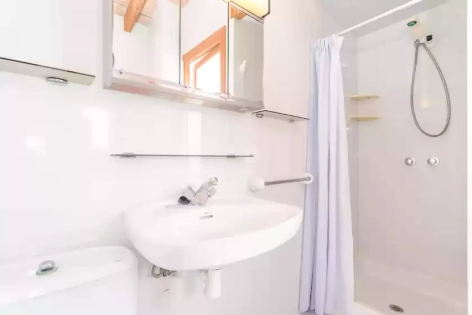 Es Port-Bathroom
