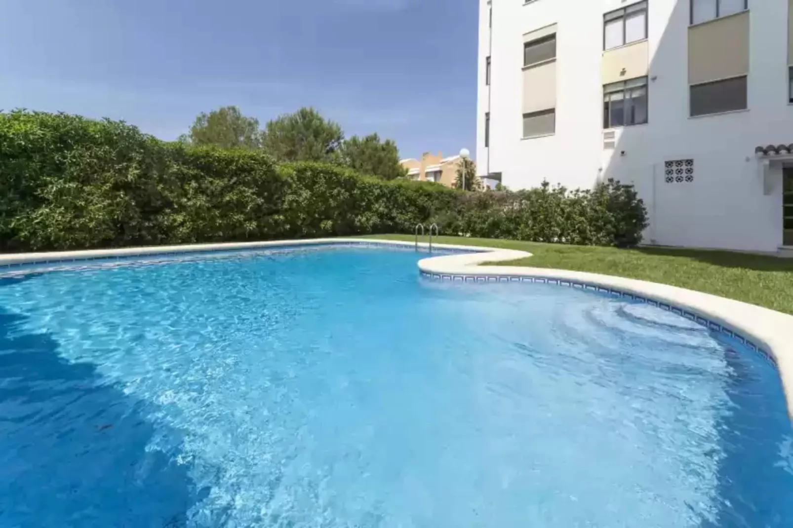 Caramelet-Pool