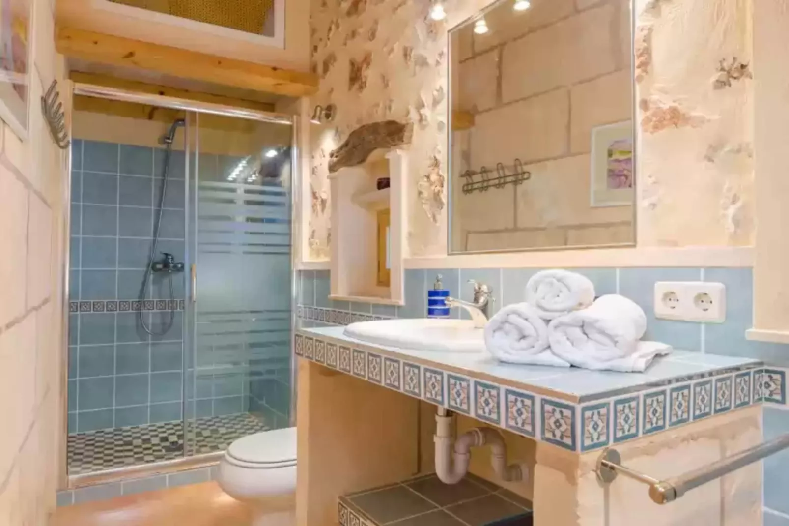 Can Gelat-Bathroom