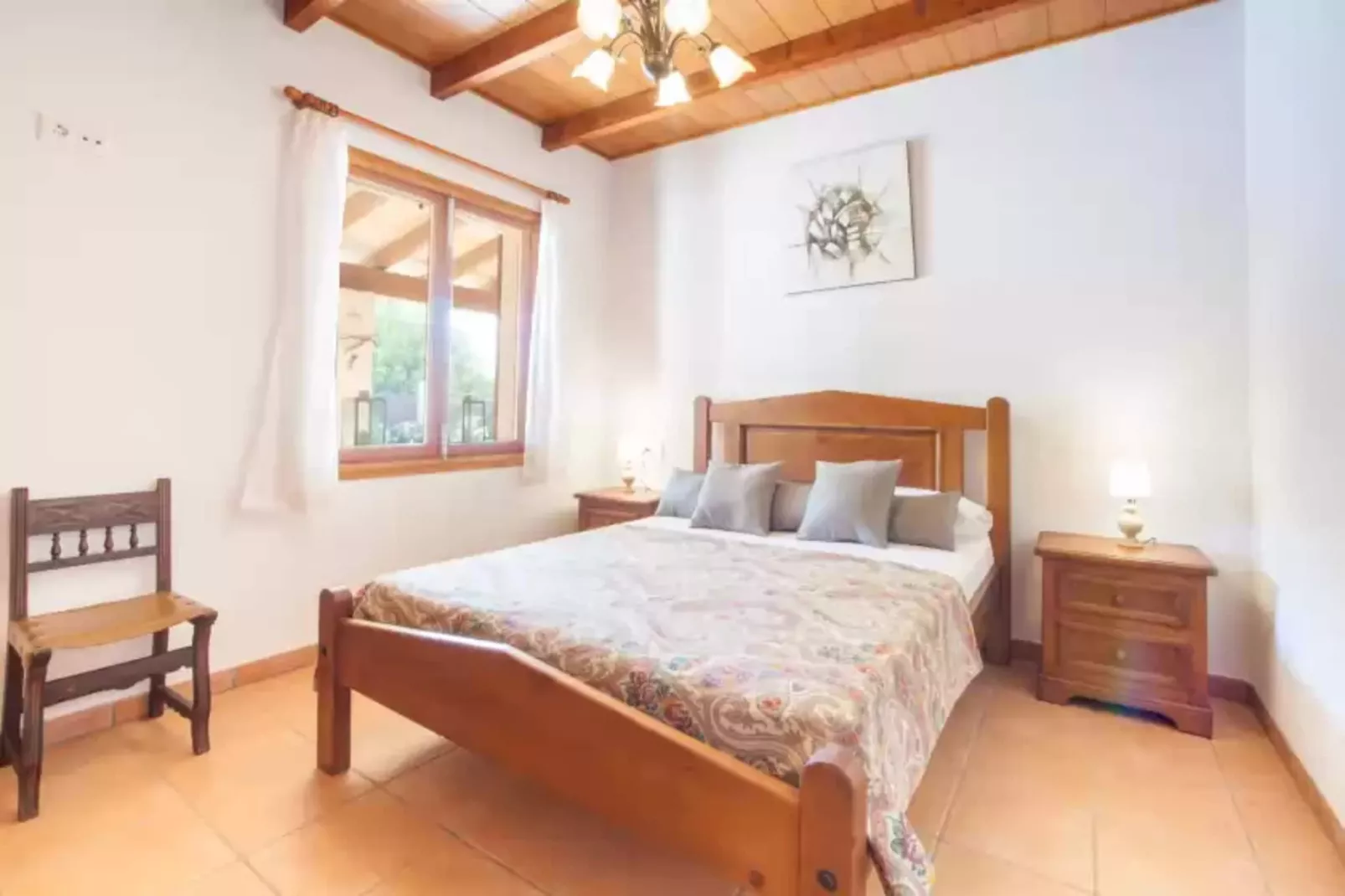 Son Segi-Bedroom