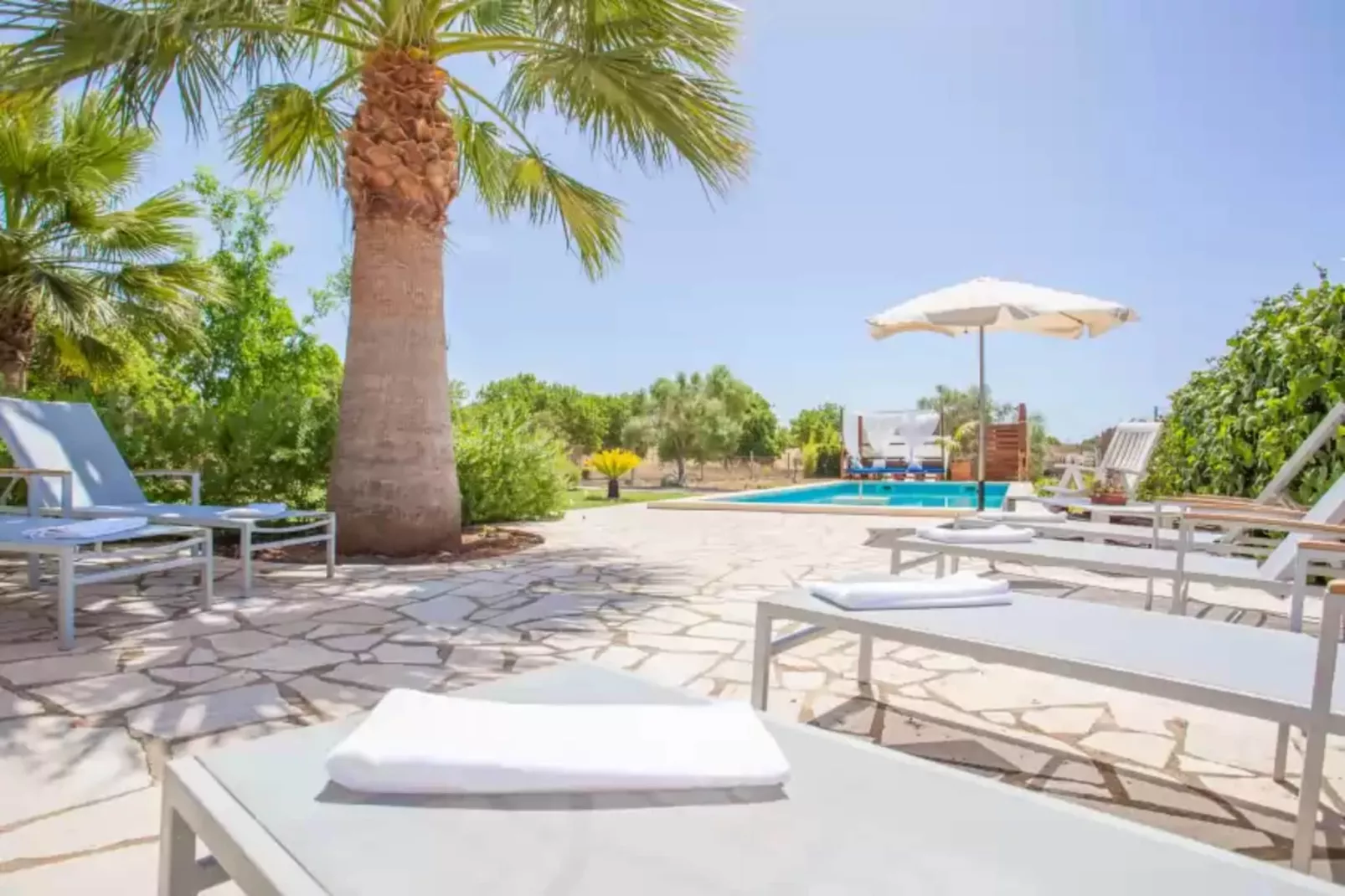 Son Segi-Pool