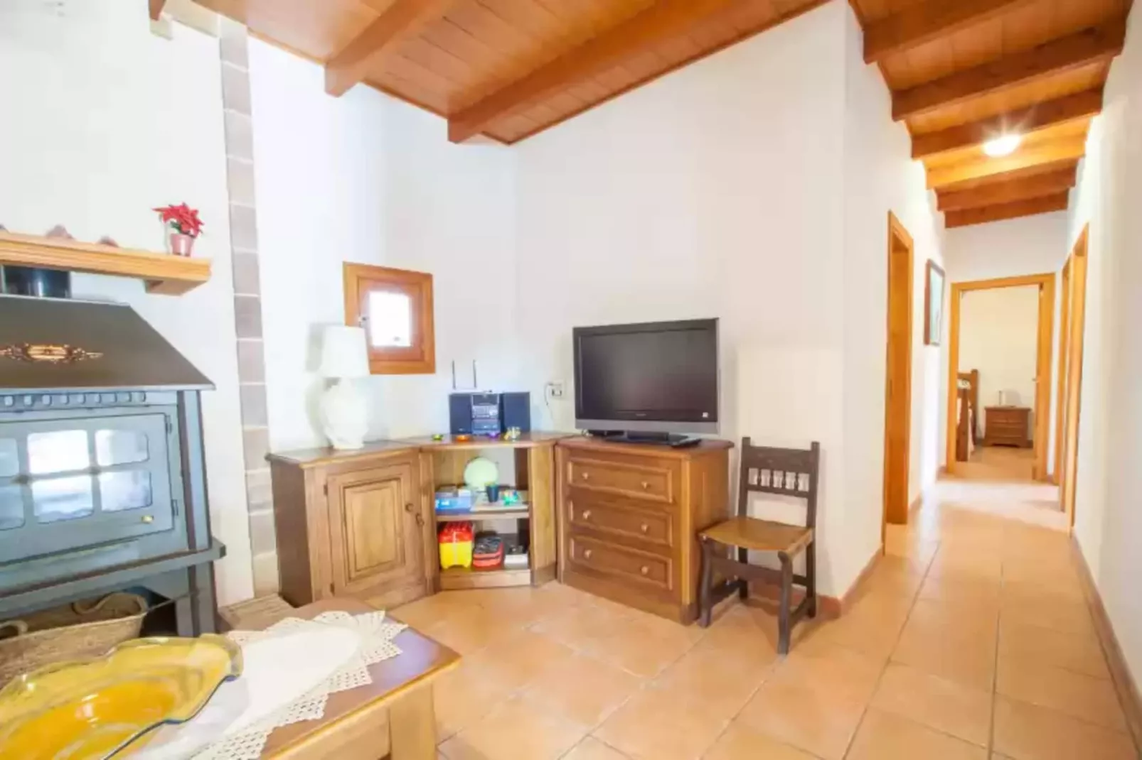 Son Segi-Living room