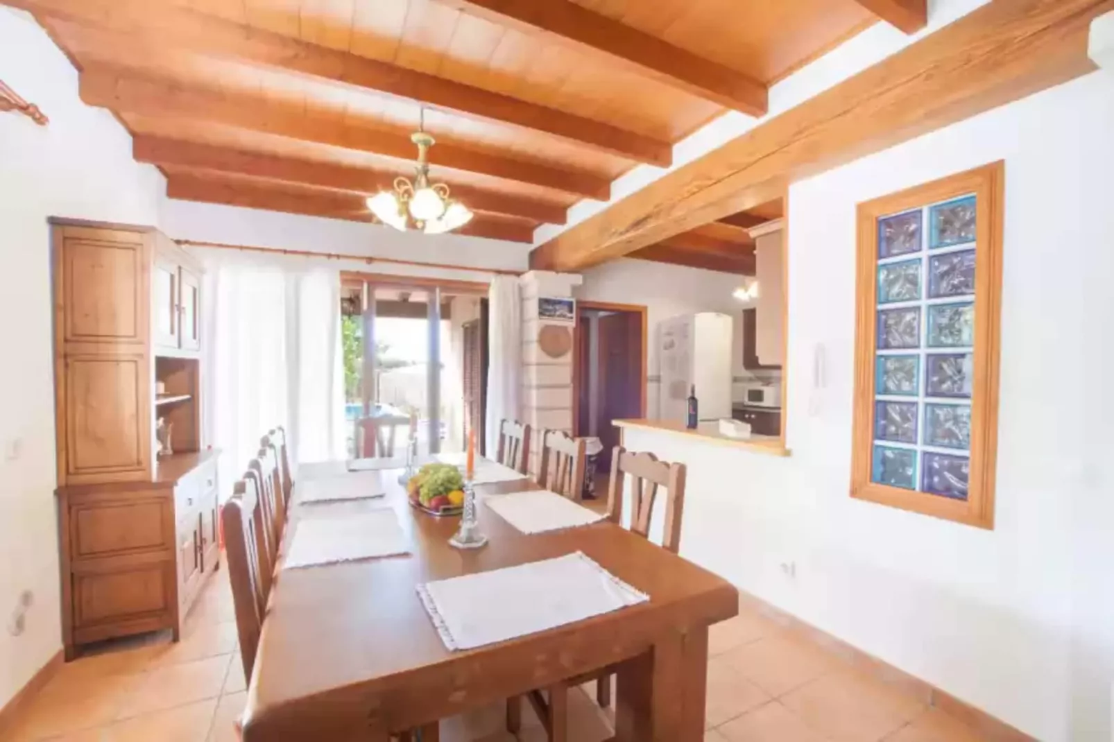 Son Segi-Dining room