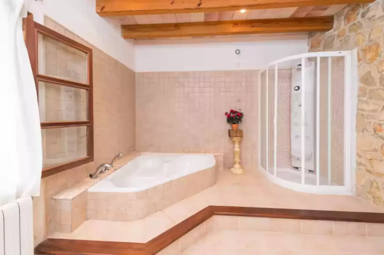 Can Dato-Bathroom
