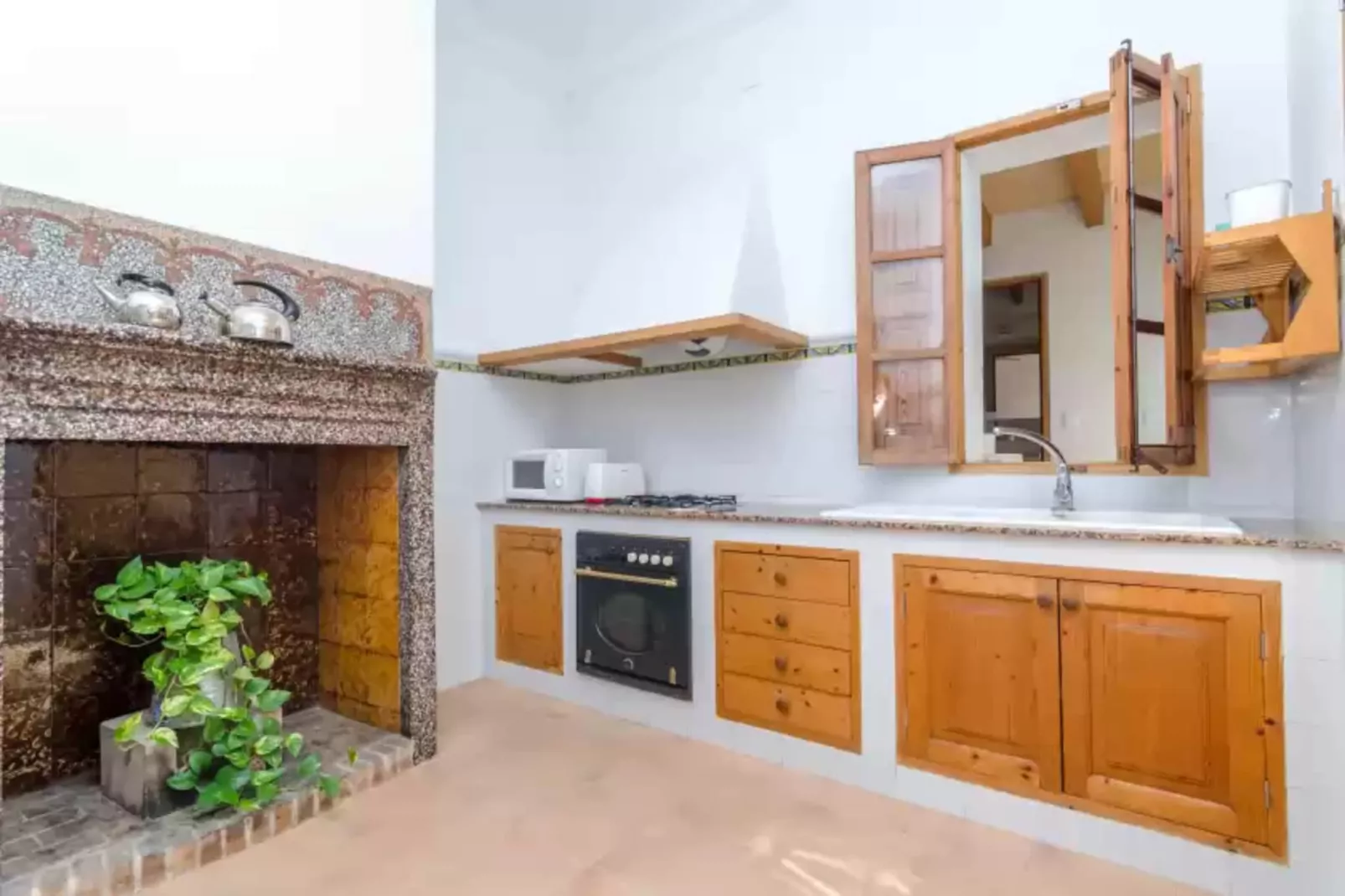 Can Romaguera-Kitchen