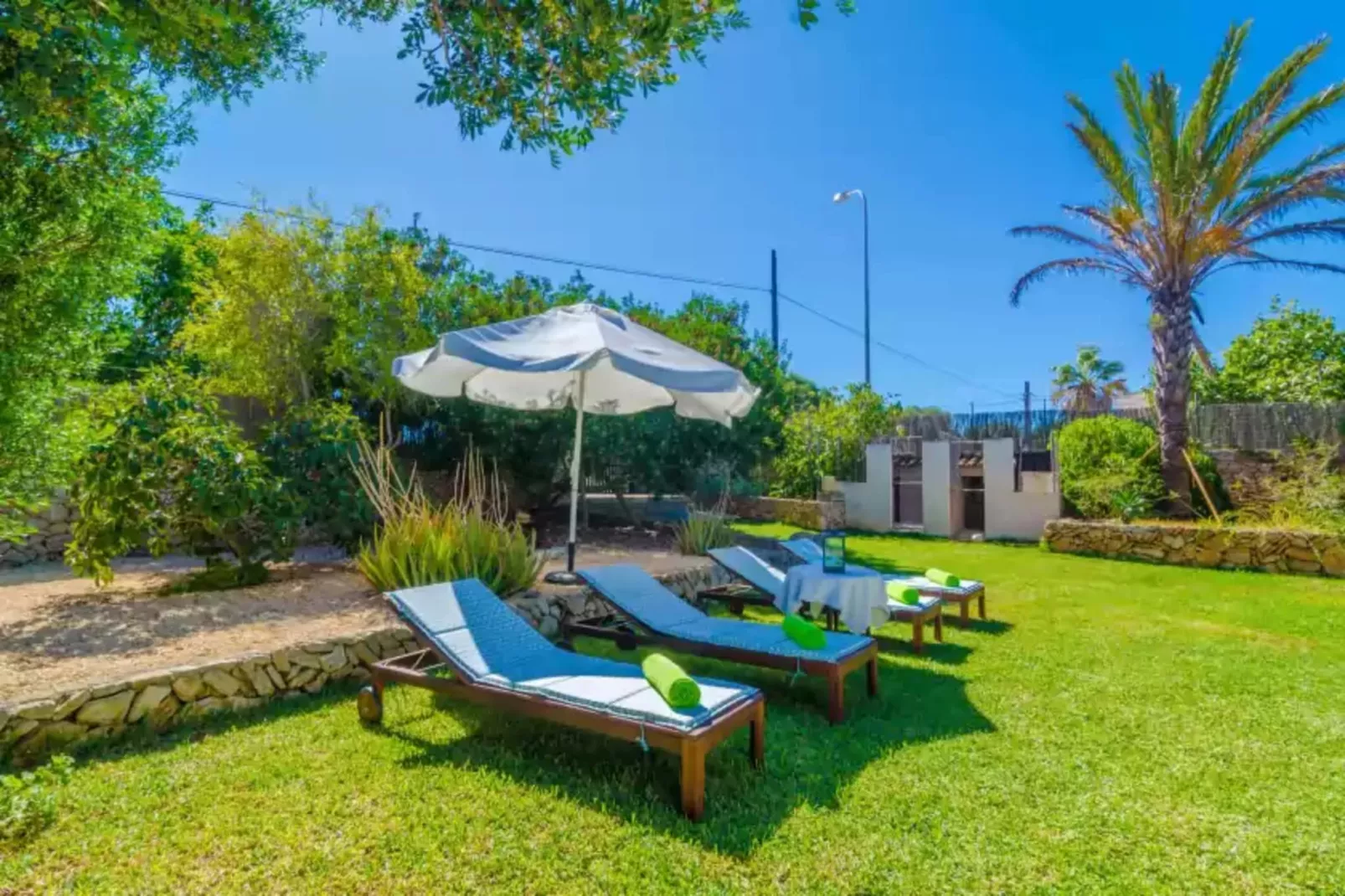 Can Boira-Gardens summer