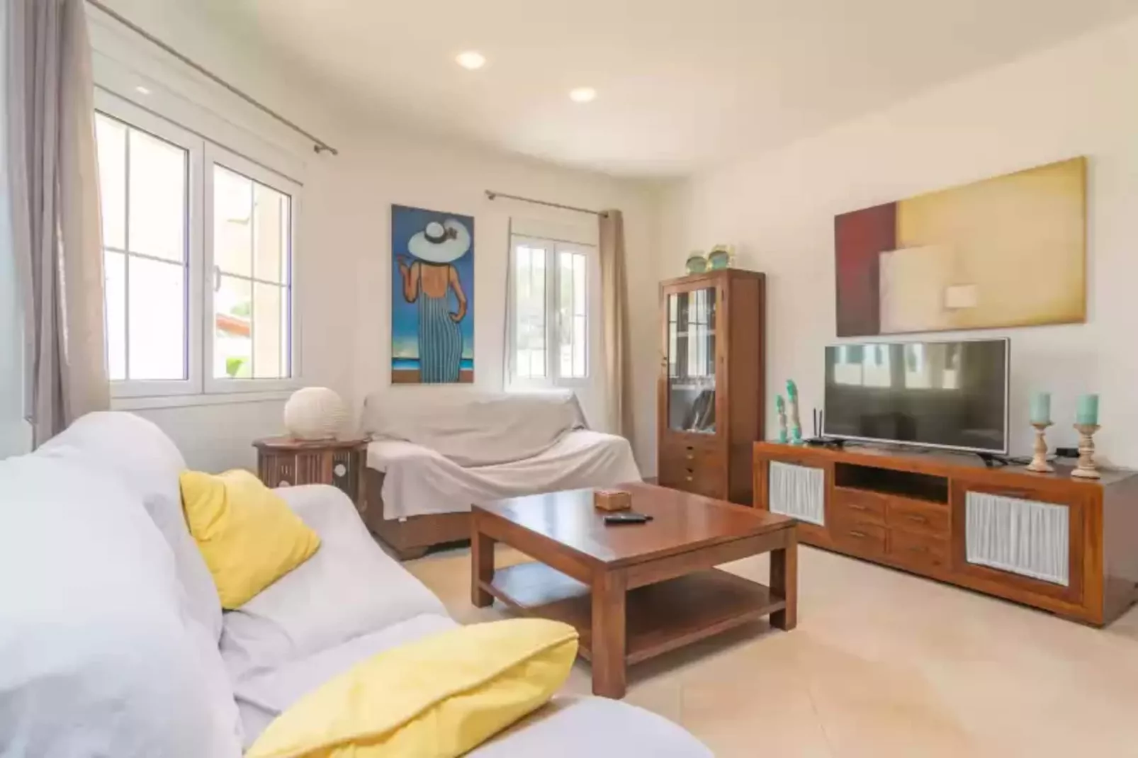 Espaiosa-Living room