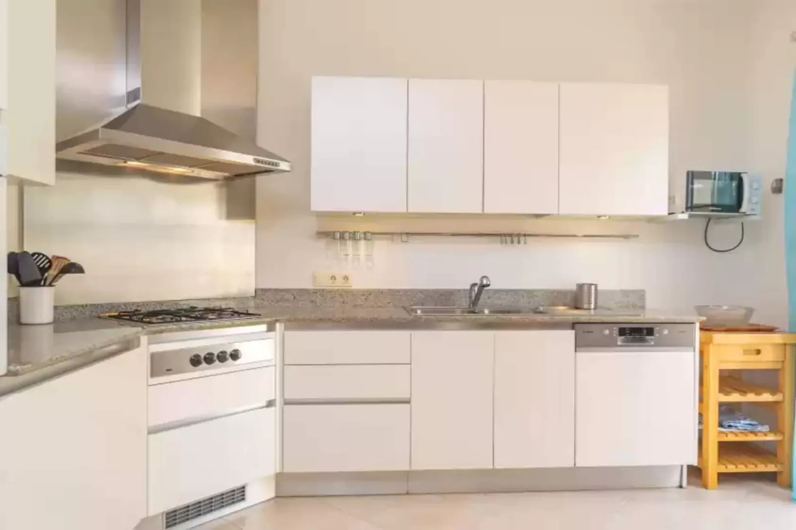 Espaiosa-Kitchen