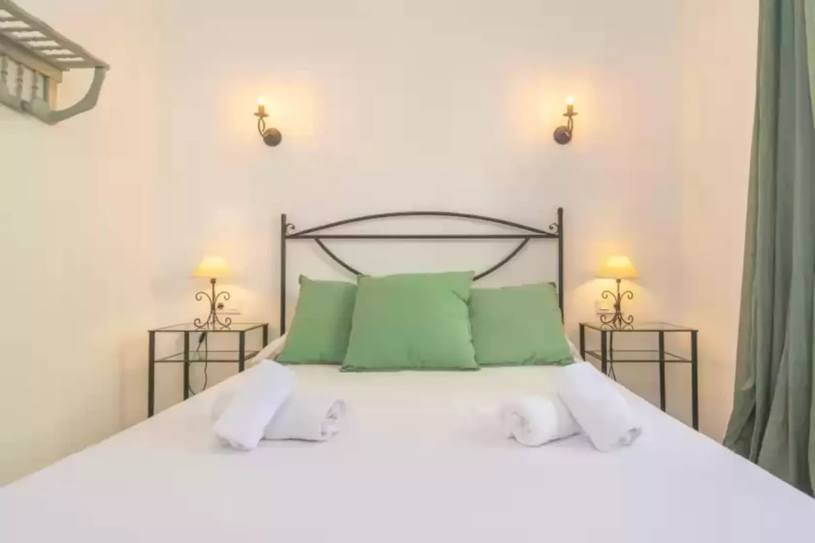 Espaiosa-Bedroom