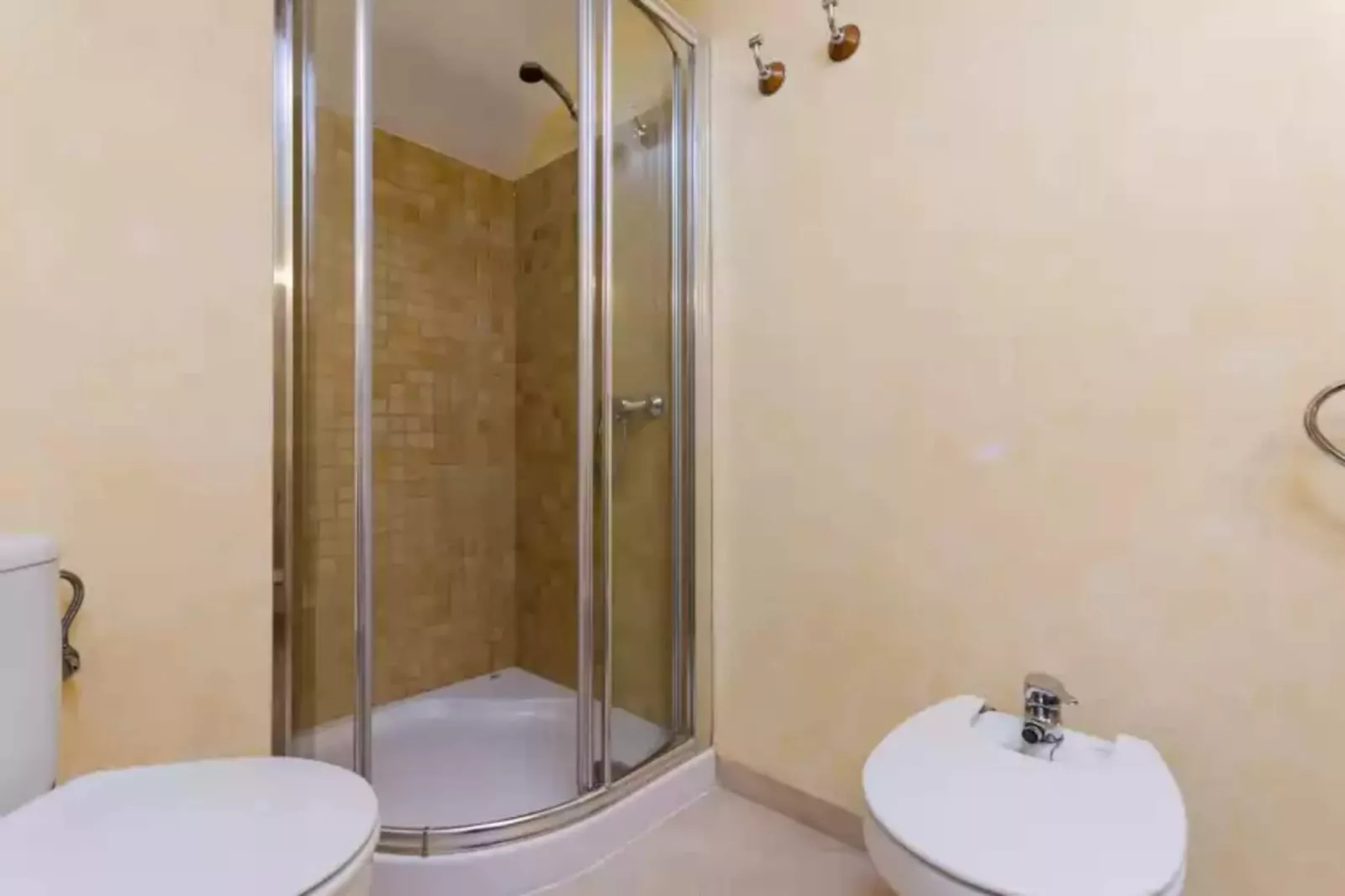 Espaiosa-Bathroom