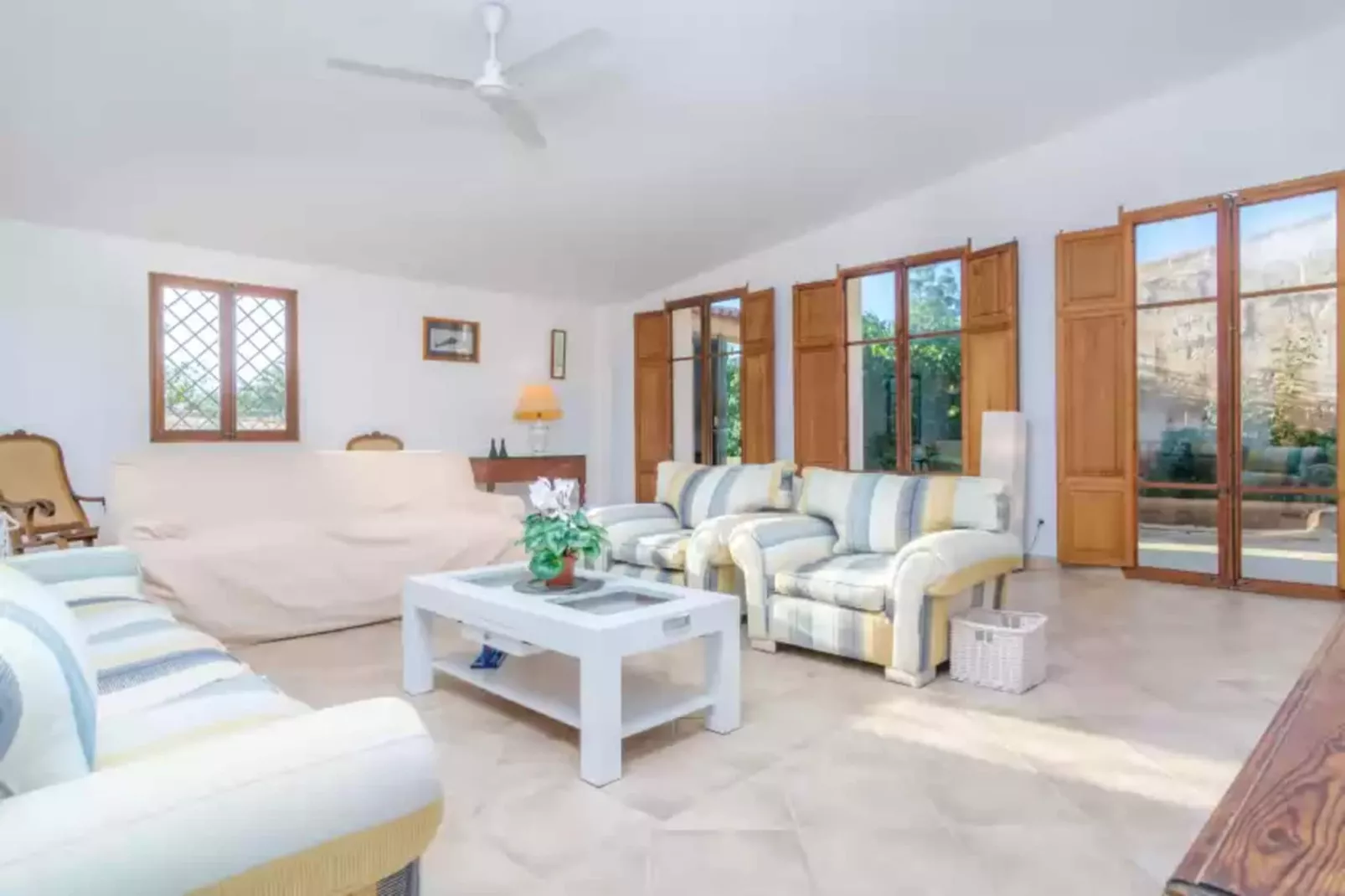 Ses Barreres-Living room