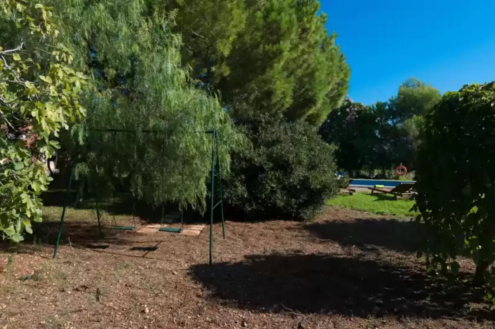Son Obra Nou-Gardens summer