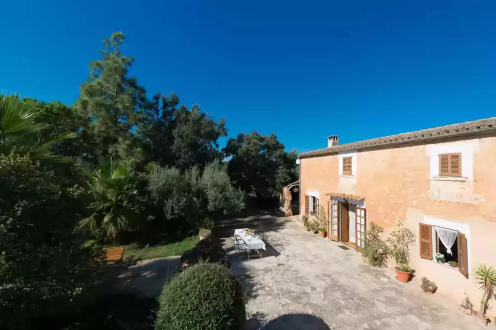 Son Obra Nou-View summer