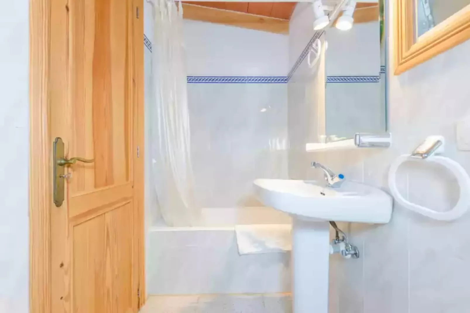 Casa Mas-Bathroom