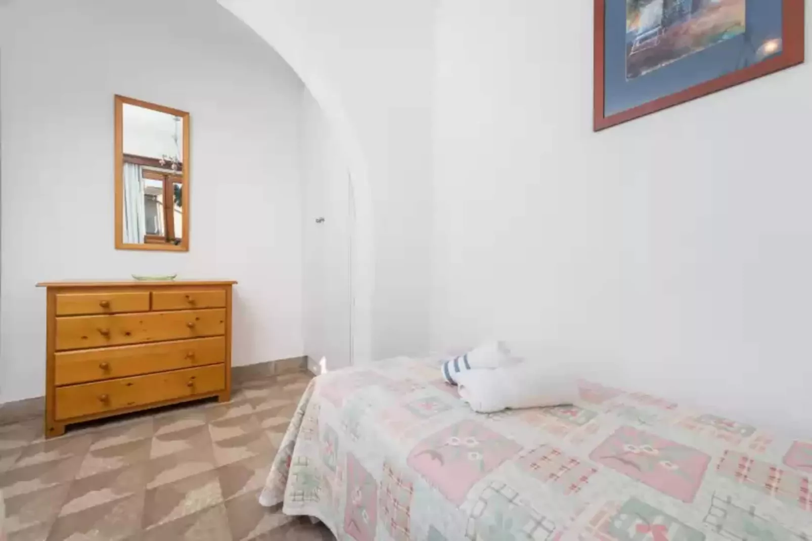 Xarus 2-Bedroom