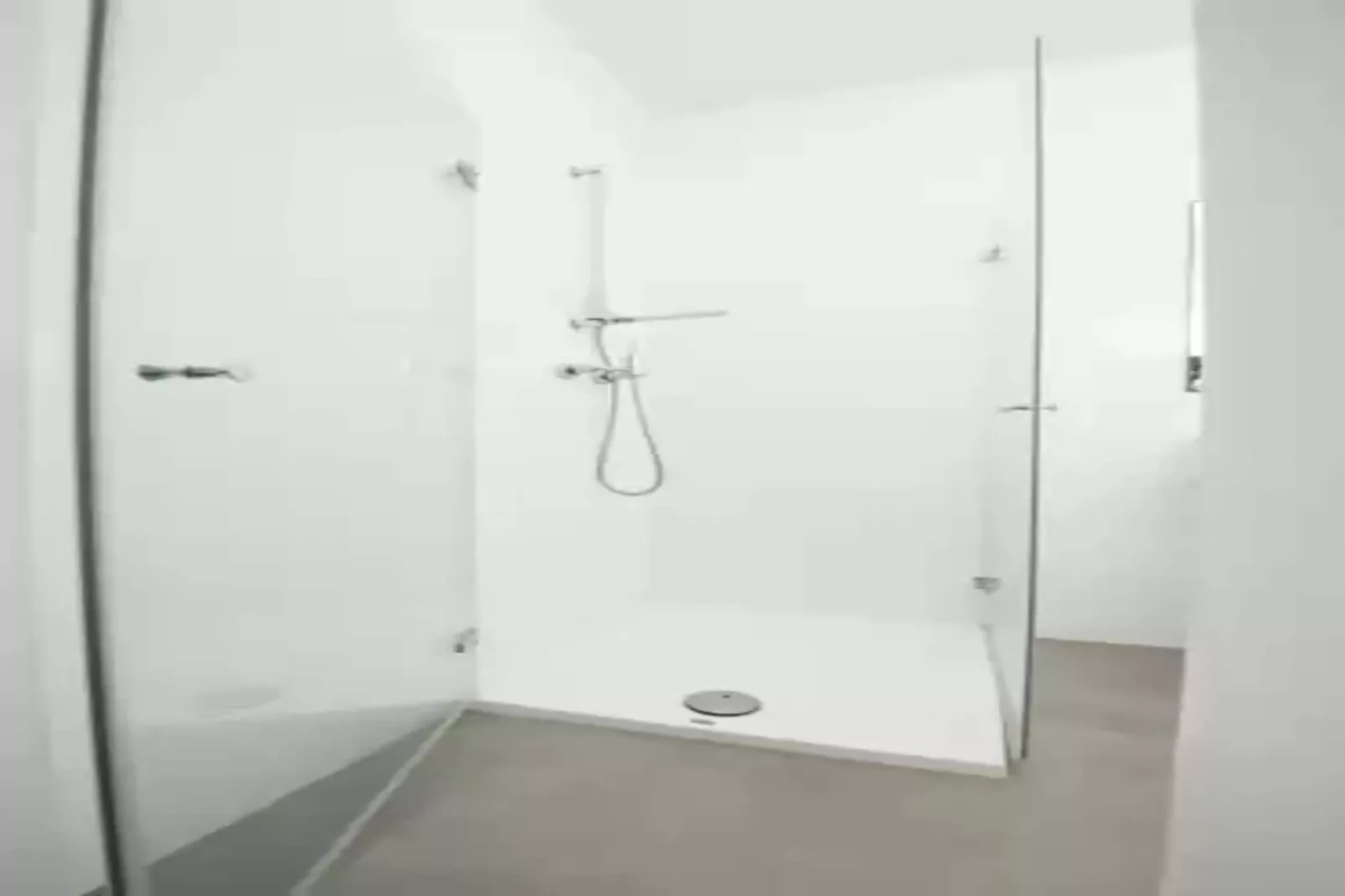 Xarus 2-Bathroom